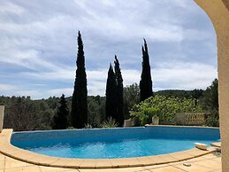 Modern Villa With Private Pool