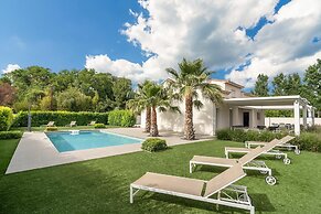 Villa in Occitanie With Private Pool