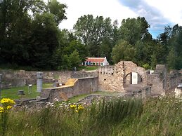 Charming Villa With Indoor Swimming Pool, Near the Beach and Town Cent