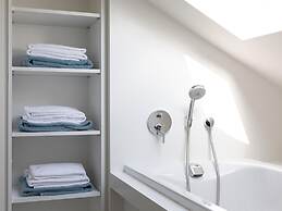 Charming Villa With Indoor Swimming Pool, Near the Beach and Town Cent