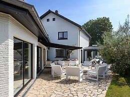 Charming Villa With Indoor Swimming Pool, Near the Beach and Town Cent