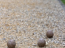 Charming Villa With Indoor Swimming Pool, Near the Beach and Town Cent