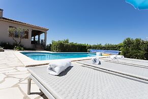 Villa Near Carcassonne With Heated Pool