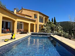 Roquebrun Villa With Pool