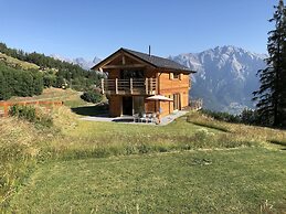 Chalet in La Tzoumaz Near Ski Lift