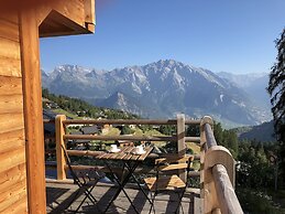 Chalet in La Tzoumaz Near Ski Lift