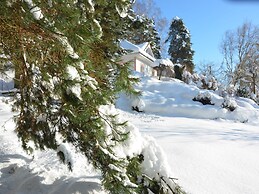 Comfortable Detached House With Large Garden