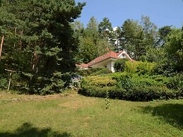 Comfortable Detached House With Large Garden