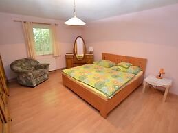 Comfortable Detached House With Large Garden