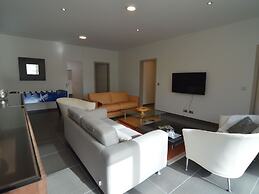 Modern Holiday Home in Zottegem with Hot Tub