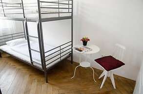 The Republic Garden - Hostel