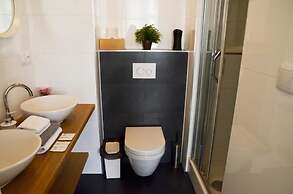 The Republic Garden - Hostel