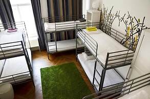 The Republic Garden - Hostel