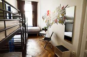 The Republic Garden - Hostel