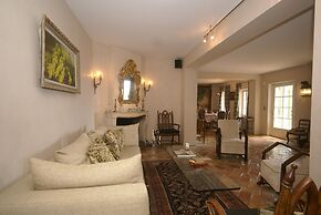 Scenic Villa in Cannes With Private Pool