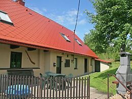 Authentic Holiday Home with Garden near Trutnov