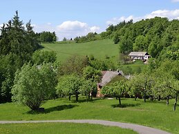 Authentic Holiday Home with Garden near Trutnov
