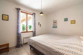 Relaxing Villa Near Lake & Beaches