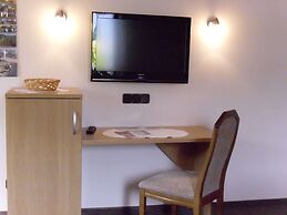 Charming Apartment With Balcony, Garden, BBQ, Parking, Heating