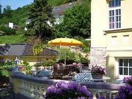 Quaint Apartment with Balcony in Bad Pyrmont near River