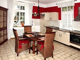 Quaint Apartment with Balcony in Bad Pyrmont near River