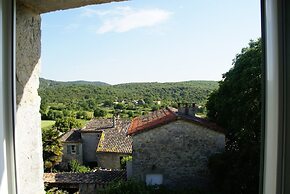 Hilltop Stay Near Beaulieu