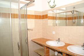 Hilltop Stay Near Beaulieu