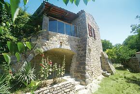 Hilltop Stay Near Beaulieu