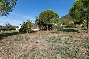 Sunny Roquebrun Getaway