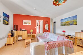 Sunny Roquebrun Getaway