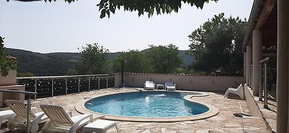Sunny Roquebrun Getaway