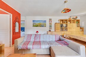 Sunny Roquebrun Getaway