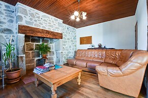 Senezergues Garden Hideaway