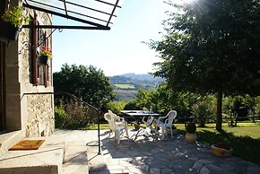 Senezergues Garden Hideaway