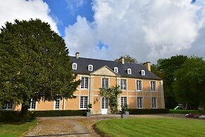 Riverside Retreat in Lantheuil