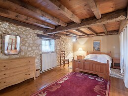 Charming Retreat in Bouniagues
