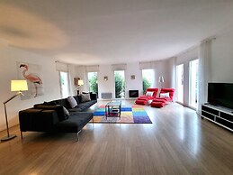 Spacious Villa With Heated Pool and EV Charger