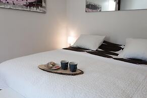 Spacious Villa With Heated Pool and EV Charger