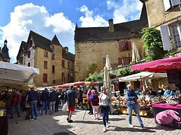 Hilltop Haven in Meyrals
