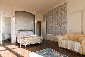 Stylish Mansion in Savignac