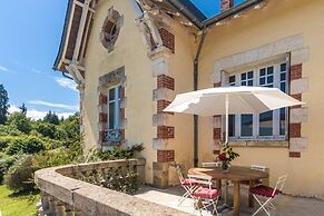 Stylish Mansion in Savignac