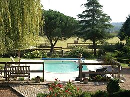Riverside Hideaway in Cinais