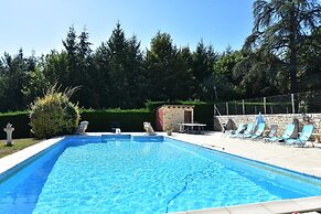 Blanquefort Hill Retreat