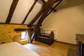 Blanquefort Hill Retreat