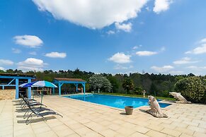 Blanquefort Hill Retreat