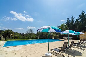 Blanquefort Hill Retreat