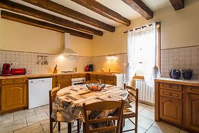 Blanquefort Hill Retreat