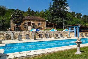 Blanquefort Hill Retreat