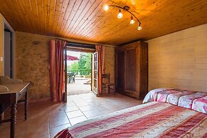 Blanquefort Hill Retreat