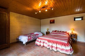Blanquefort Hill Retreat